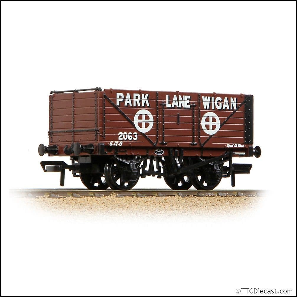 Bachmann 37-082C 7 Plank End Door Wagon 'Park Lane Wigan' Brown, OO Gauge