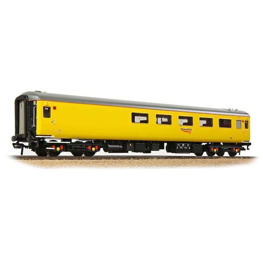 Bachmann 39-689 BR Mk2F ex-RFB Staff Coach Network Rail Yellow OO Gauge *PRE ORDER £76.46*