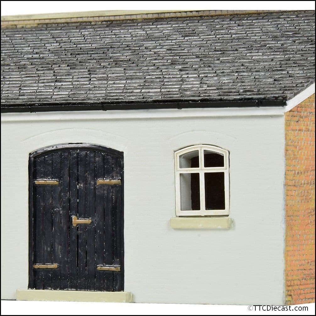 Scenecraft 44-0147 Railway Stables