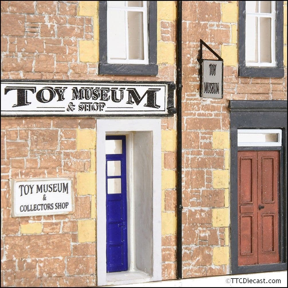 Scenecraft 44-0211 Low Relief Hamilton Toy Museum, OO Gauge