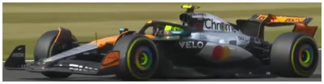 Burago 38249-UKGP-4 McLaren F1 MCL39 #4 Winner Silverstone British GP 2025 Lando Norris w/Driver/Case, 1:43 Scale