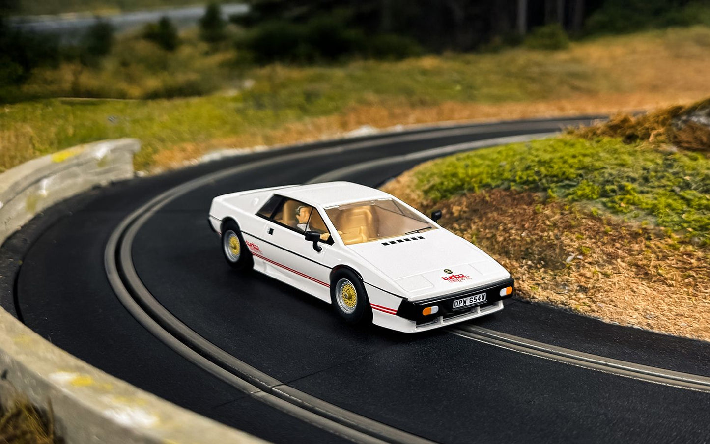 Scalextric C4631 James Bond Lotus Esprit Turbo White - For Your Eyes Only 1:32 Scale *PRE ORDER £51.29*