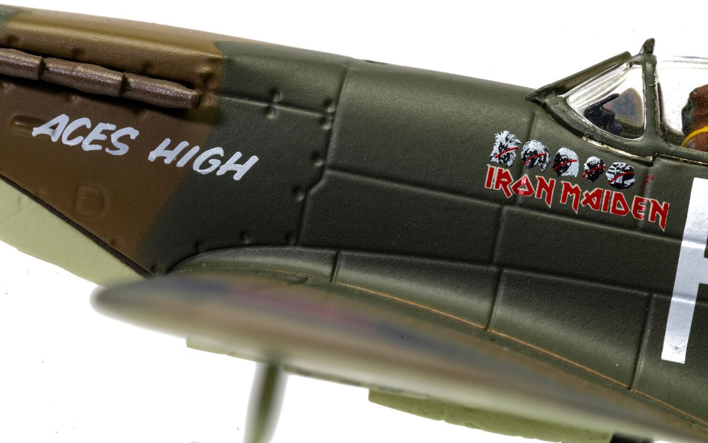 Corgi CC39215 Iron Maiden Supermarine Spitfire Mkii 'Aces High', 1/72 Scale *LAST ONE**