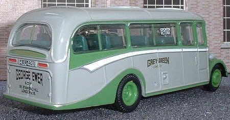 Corgi 42604 Bedford OB / Duple Vista Grey-Green, PRE OWNED