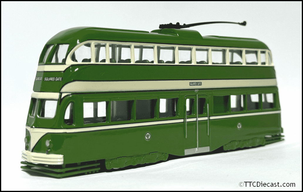 Corgi 43502 English Electric Balloon Blackpool Tram, Blackpool Corporation, Wartime, PRE OWNED