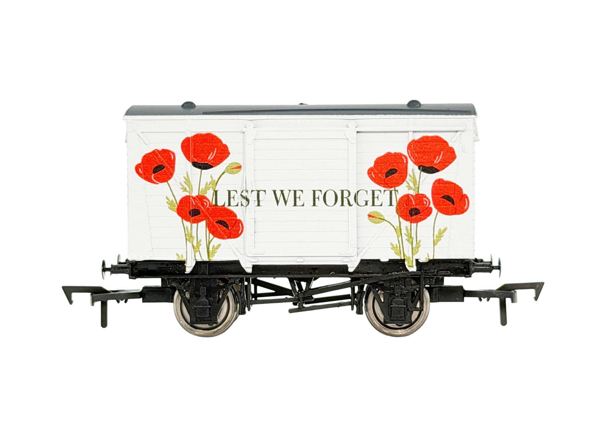 Dapol 4F-011-204 Ventilated Van We Forget Poppies Weathered, OO Gauge *PRE ORDER £16.45 *