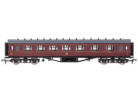 Dapol 4P-010-502 60ft Stanier Corridor Composite 3947 LMS Lined Maroon, OO Gauge *PRE ORDER £33.25 *