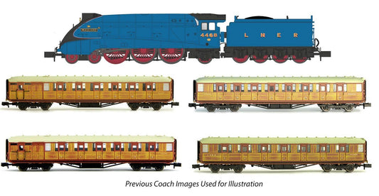 Dapol 2S-008-016 A4 4468 'Mallard' LNER Blue Train Pack, N Gauge