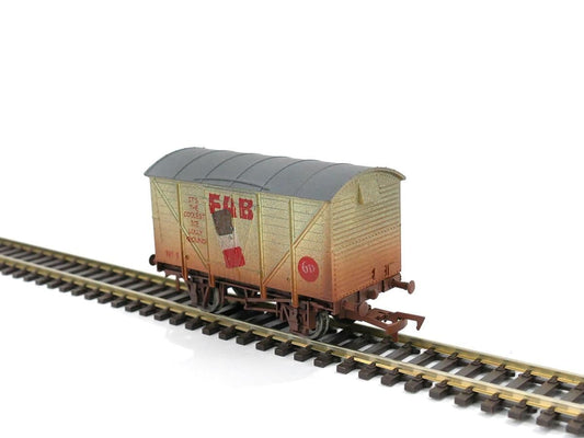 Dapol 4F-012-054 Ventilated Van Fab Lolly No.1 Weathered OO Gauge
