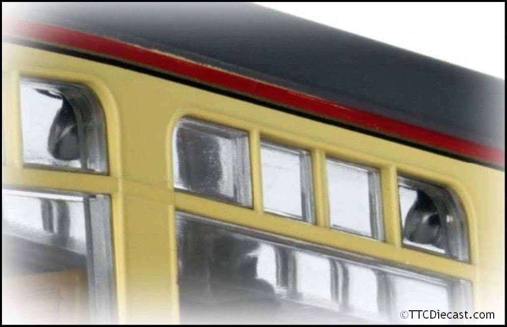Dapol 7D-011-005 Streamlined Diesel Railcar W8W BR Carmine/Cream, O Gauge *LAST FEW*