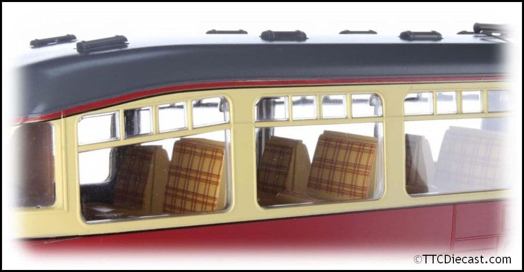 Dapol 7D-011-005 Streamlined Diesel Railcar W8W BR Carmine/Cream, O Gauge *LAST FEW*