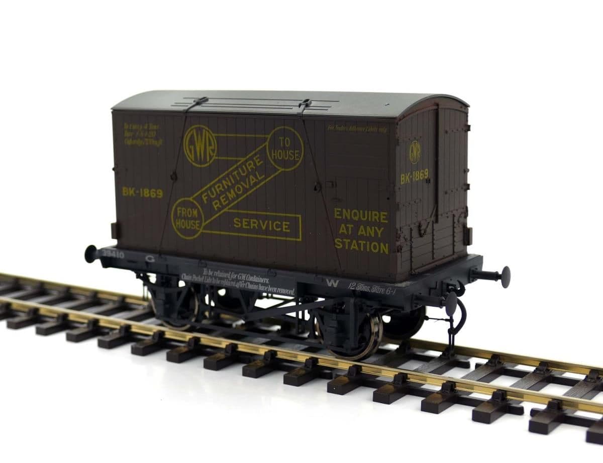 Dapol 7F-037-007W Conflat GWR 39410 & Container GWR Removals BK-1869 Weathrd, O Gauge