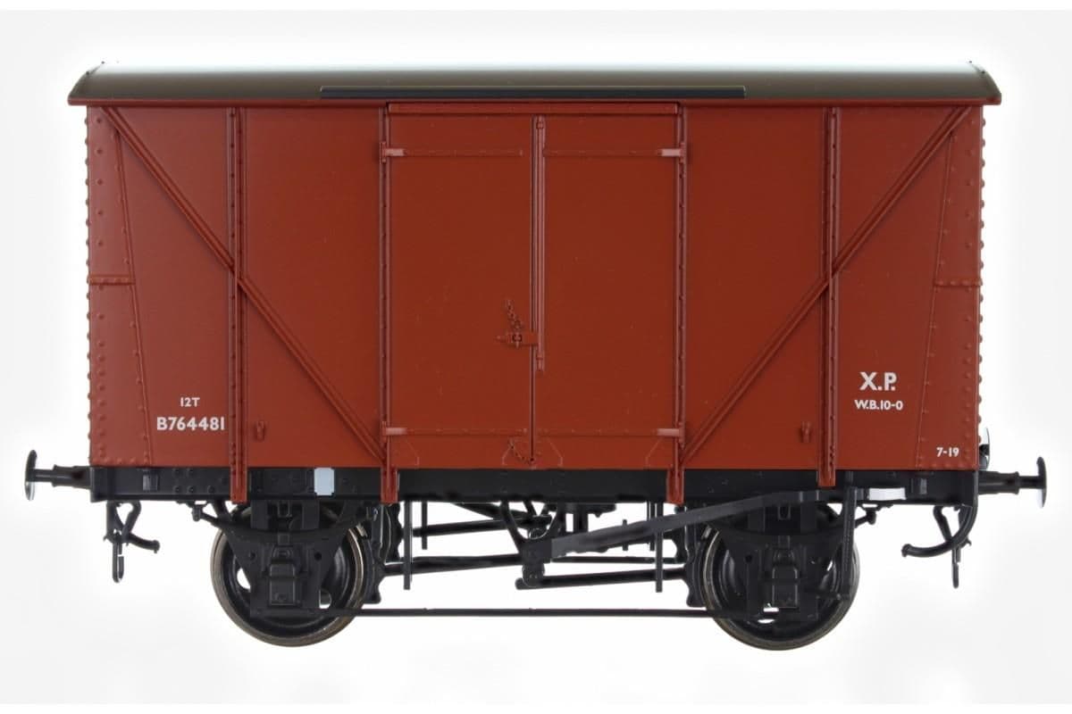 Dapol 7F-056-018 BR Standard Plywood Van Diagram 213 Bauxite B764481, O Gauge