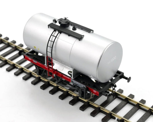 Dapol 7F-062-001 14t Anchor Mounted Class A Tank Wagon British Petroleum, O Gauge