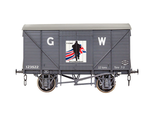 Dapol 7F-066-011W GW Standard 12t Van VE Day 80th Anniversary Army Weathered O Gauge *PRE ORDER £53.99*