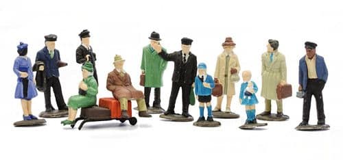 Dapol C008 Platform Figures (Set OF 36)