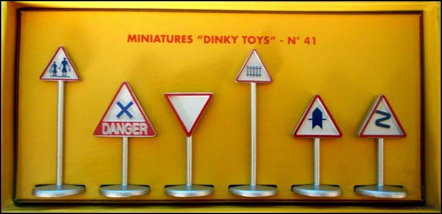 Dinky 41 Hazard Warning Signs - 6pc Reproduced by Atlas Editions