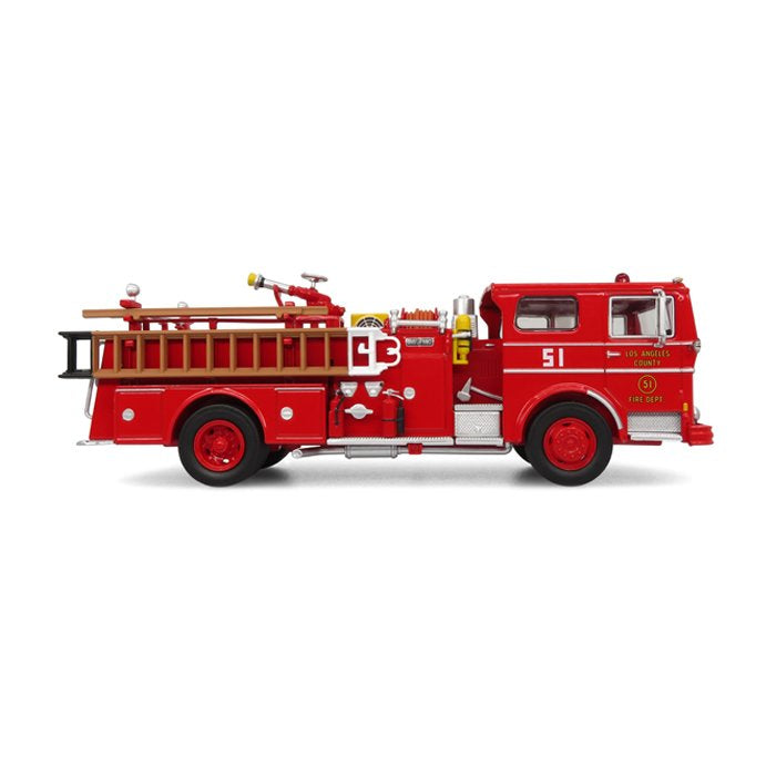 Iconic Replicas 500393 Ward LaFrance Ambassador Fire Engine 51 Los Angeles County of Fire Department 1973, 1:50 Scale *PRE ORDER £143.09*