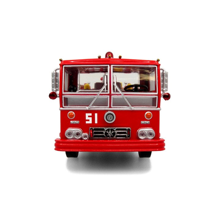 Iconic Replicas 500393 Ward LaFrance Ambassador Fire Engine 51 Los Angeles County of Fire Department 1973, 1:50 Scale *PRE ORDER £143.09*