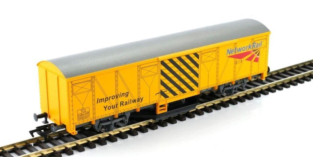 GM Collection GM4430101 Track Cleaning Wagon Network Rail - OO Gauge