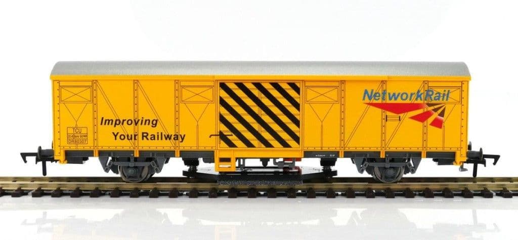 GM Collection GM4430101 Track Cleaning Wagon Network Rail - OO Gauge