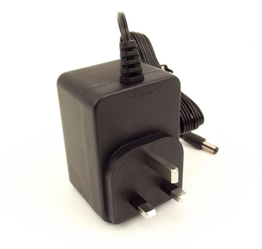Gaugemaster GMC-WM3 Wall Mounted Transformer 16v AC UK Power Supply 0.75a, N/OO/TT120 Scale