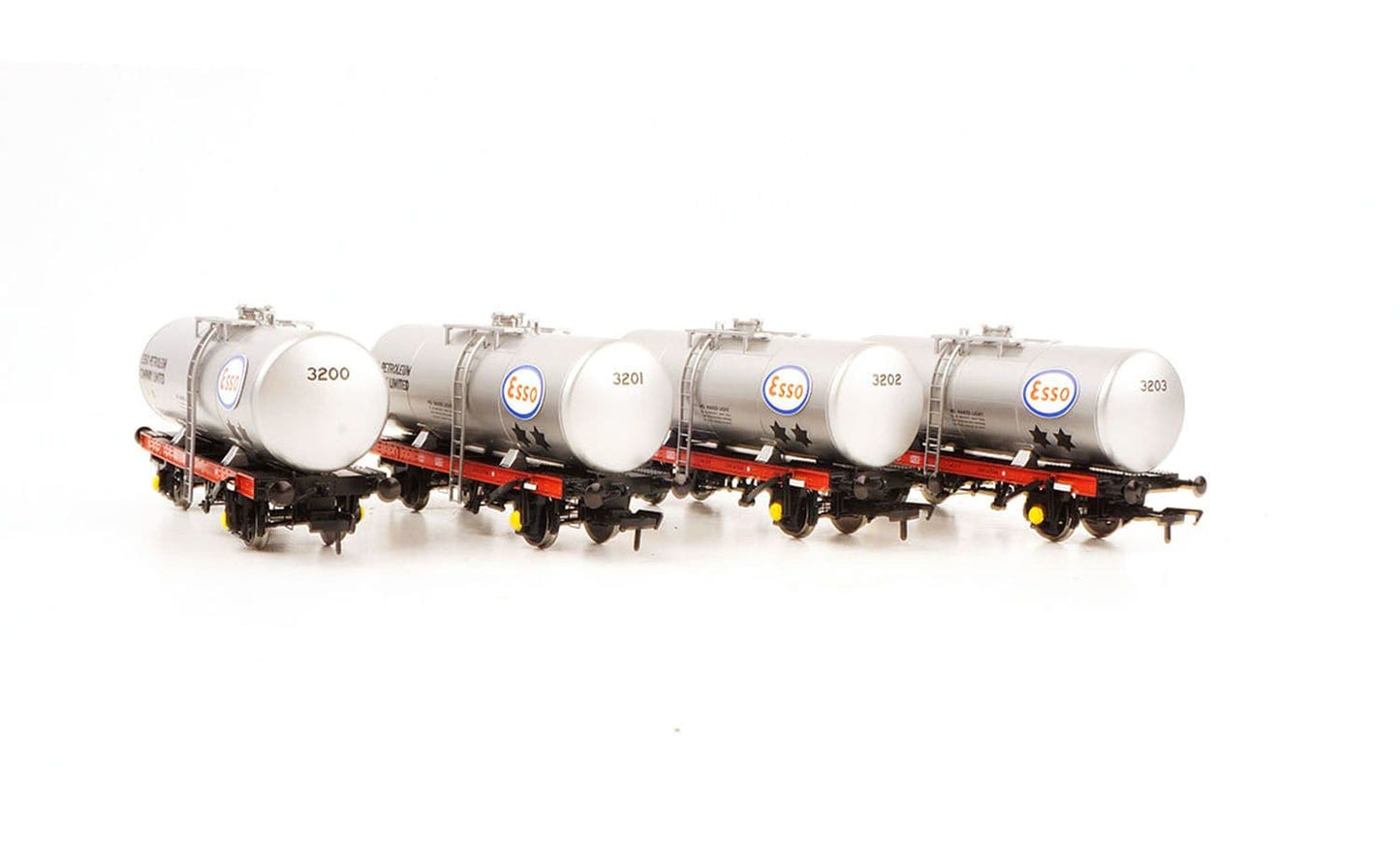Heljan 1155 35t A Tank Wagon Set (4) Esso Silver/Red Full Branding OO Gauge