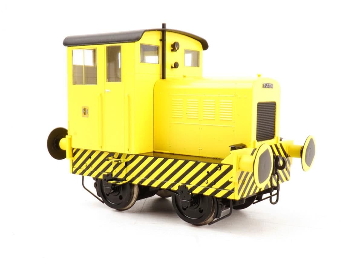 Heljan 9032 Ruston & Hornsby 48DS Enclosed Cab Yellow/Wasp Stripes O Gauge