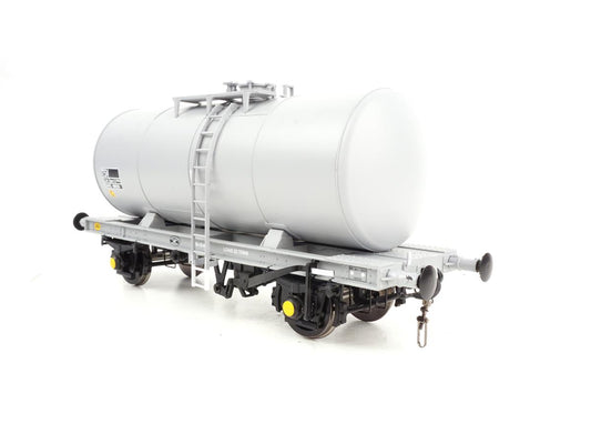 Heljan 1022 35t B Tank Wagon ICI Molasses Red/Grey , O Gauge