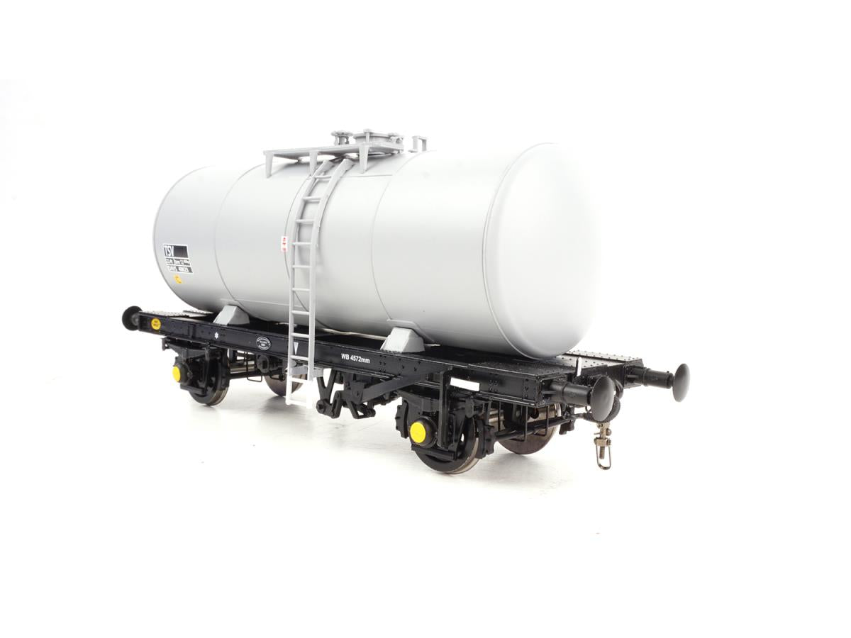 Heljan 1023 35t B Tank Wagon ICI Molasses Red/Grey , O Gauge