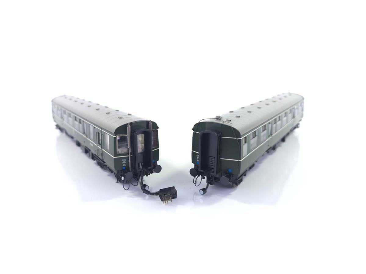Heljan 1452 Class 104 2 Car DMU E50598/E56189 BR Green SYP, OO Gauge