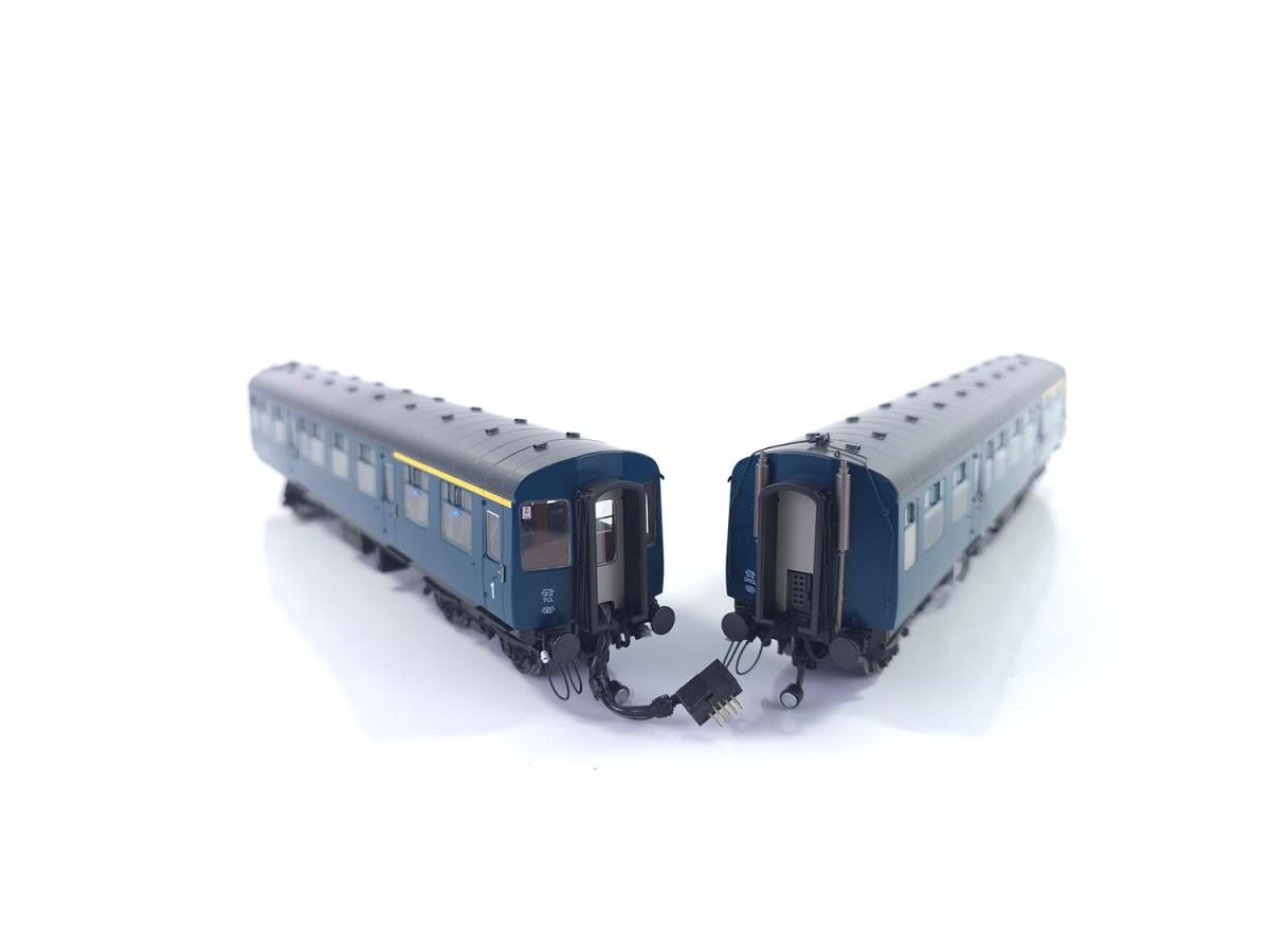 Heljan 1453 Class 104 3 Car DMU M50436/M59141/M50488 BR Blue FYE, OO Gauge