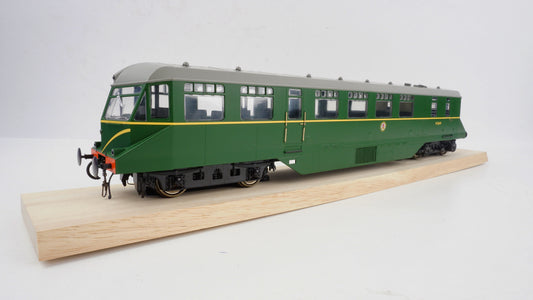 Heljan 1905 GWR AEC railcar in BR green with speed whiskers with grey roofs, O Gauge