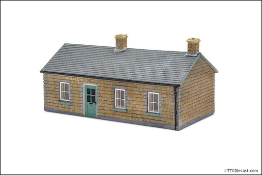 Hornby R7266 The Old Rectory,Resin OO Gauge Building