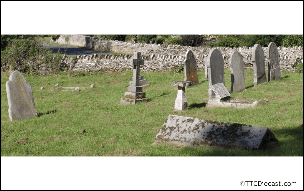 Hornby R7297 Assorted Gravestones & Monuments, OO Gauge