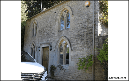 Hornby R7342 All Souls Rectory, OO Gauge