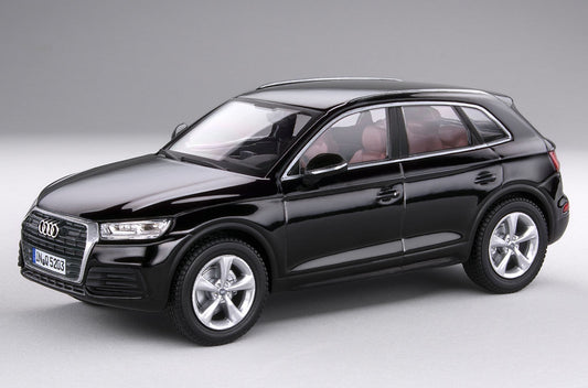 IScale 5011605633, 1:43 Scale Audi Q5, Mythos Black, Audi Main Dealer Packaging (43-0034SW)