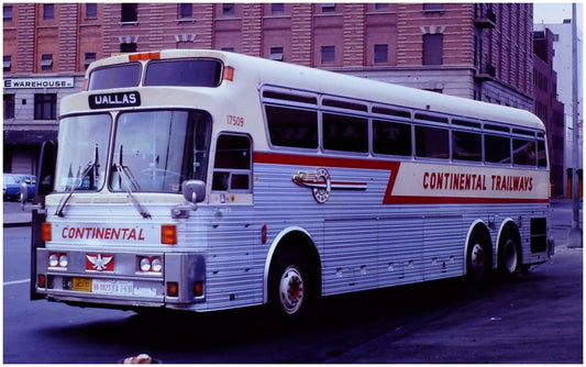 Iconic Replicas 870673 Eagle Model 05 Coach: Trailways Silver Eagle 1969 1:87 Scale *PRE ORDER £50.39*