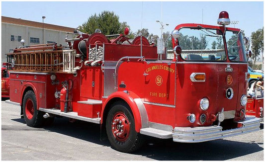 Iconic Replicas 870685 Crown FireCoach: LACoFD Los Angeles County of Fire Dept Engine 51 1965 1:87 Scale *PRE ORDER £53.09*