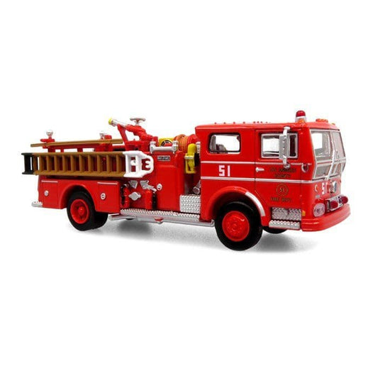 Iconic Replicas 870536 Ward Lafrance Ambassador Fire Engine 1973: LACOFD, 1:87 Scale