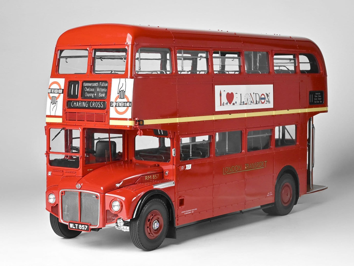 IXO Collections 1/12 Scale Routemaster Bus, Highly Detailed Metal & Plastic Kit.