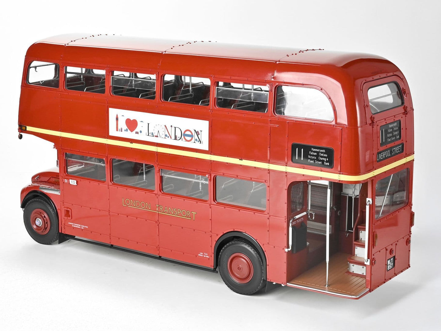 IXO Collections 1/12 Scale Routemaster Bus, Highly Detailed Metal & Plastic Kit.