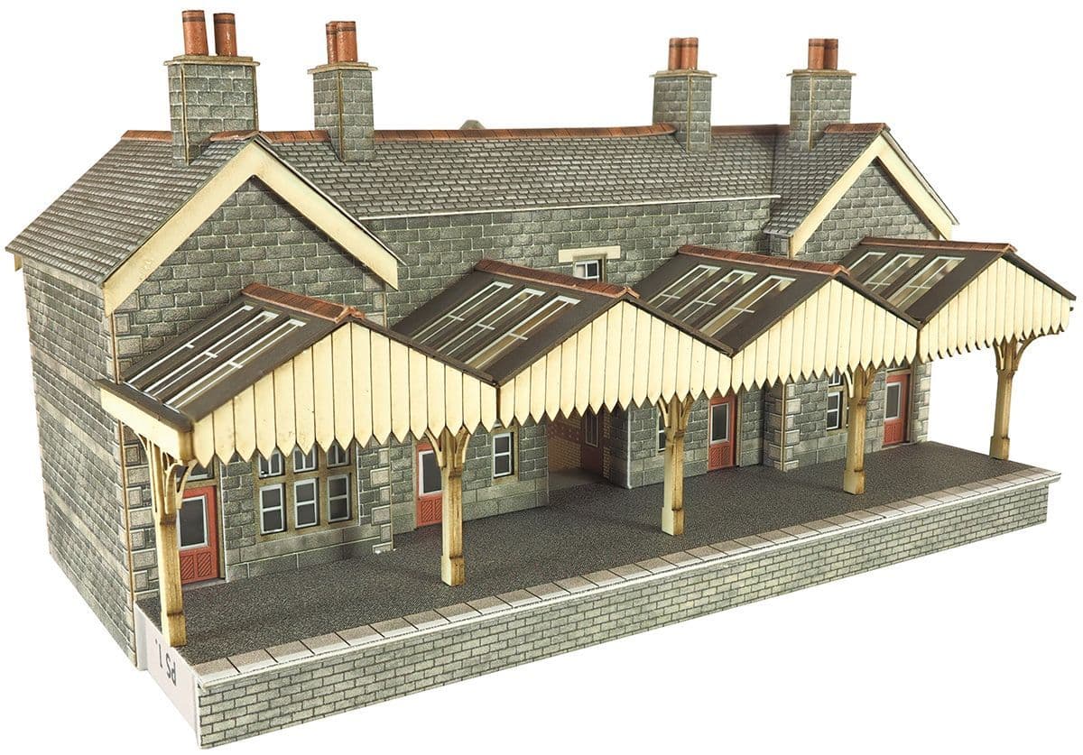 Metcalfe PN920 N Gauge Mainline Booking Hall