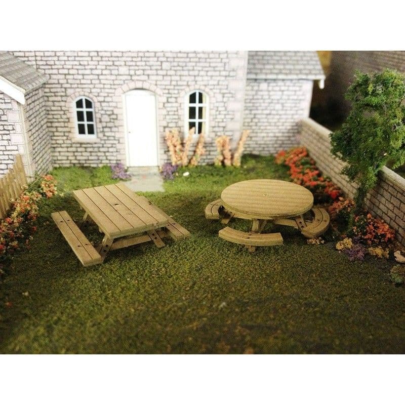 Metcalfe PO510 00/H0 Scale Picnic Tables