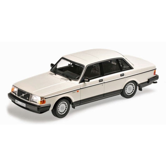 Minichamps 155 171402 Volvo 240 Gl, 1986, White 1:18 Scale *PRE ORDER £107.09*