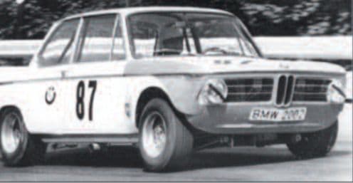 Minichamps 155 702600 BMW 2002 1970 White (Plain Body) 1/18 Scale *PRE ORDER £ 133.33*