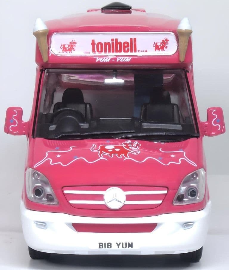 Oxford 43WM009 Mercedes Whitby Mondial Ice Cream Van 1:43 Scale