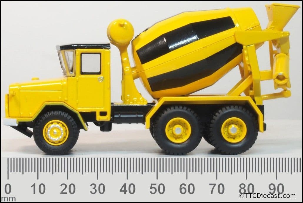Oxford 76ACM002 AEC 690 Cement Mixer Yellow and Black 1:76 Scale
