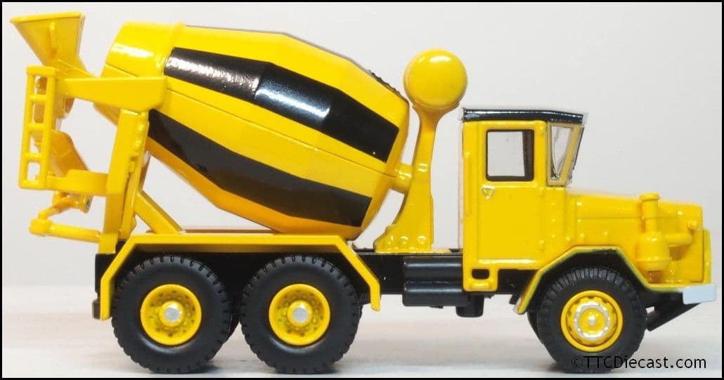 Oxford 76ACM002 AEC 690 Cement Mixer Yellow and Black 1:76 Scale