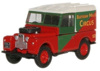 Oxford 76LAN188017 Land Rover 88"" H/Top - Bertram Mills Circu